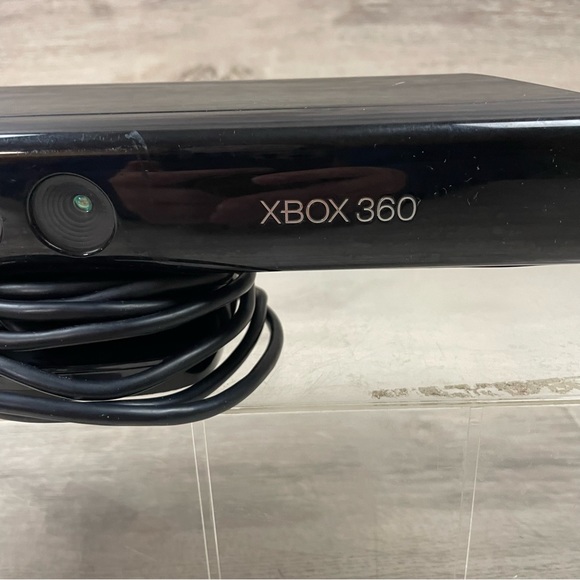 Xbox 360 Kinect Official Microsoft Motion Sensor Camera Model 1414 - Picture 2 of 9